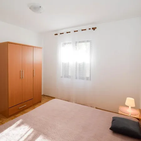 Goran Apartment